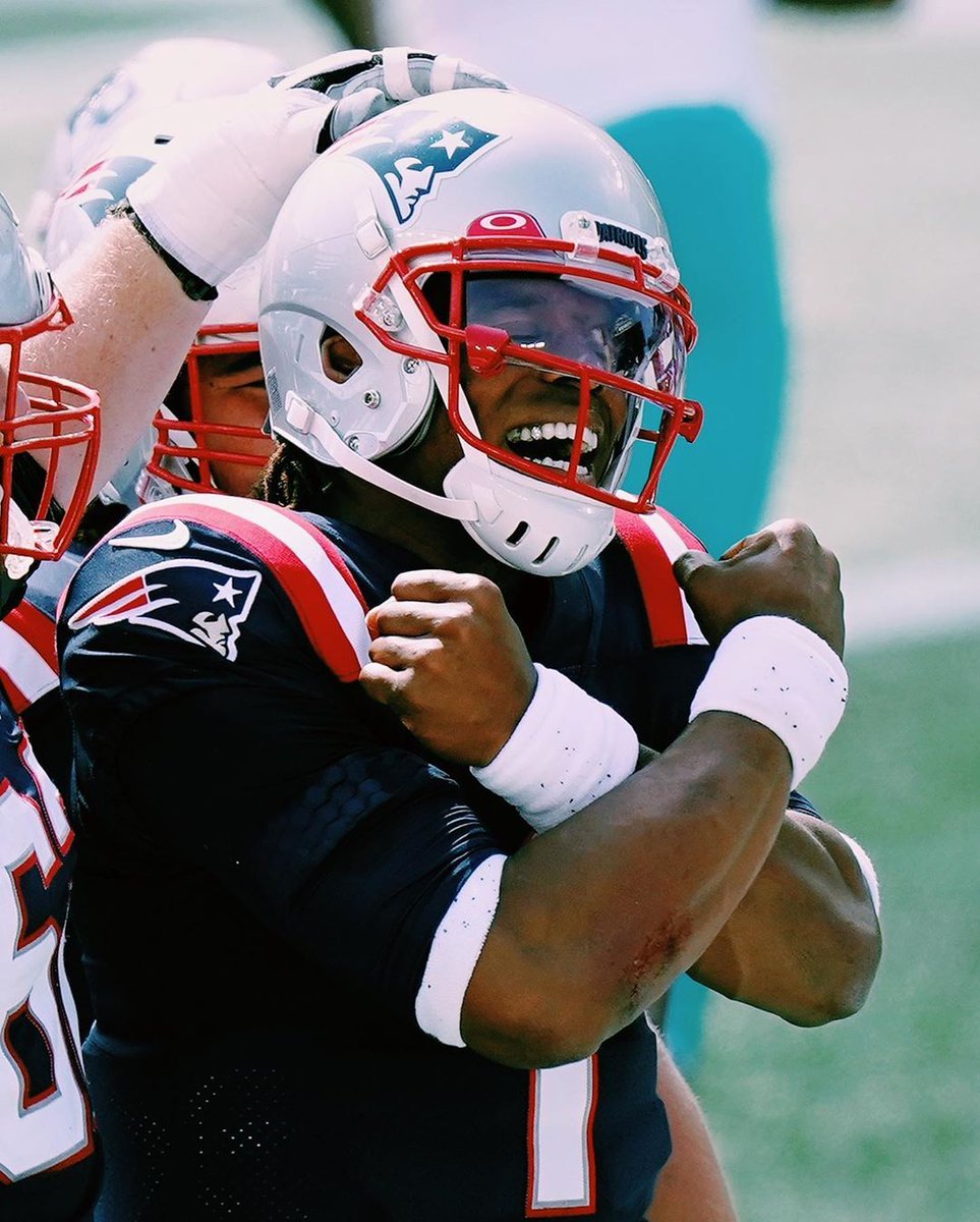 BleacherReport's tweet photo. Cam broke out the Wakanda Forever after his first Patriots TD 🙏 @brgridiron https://t.co/ZWVvQs43Aw