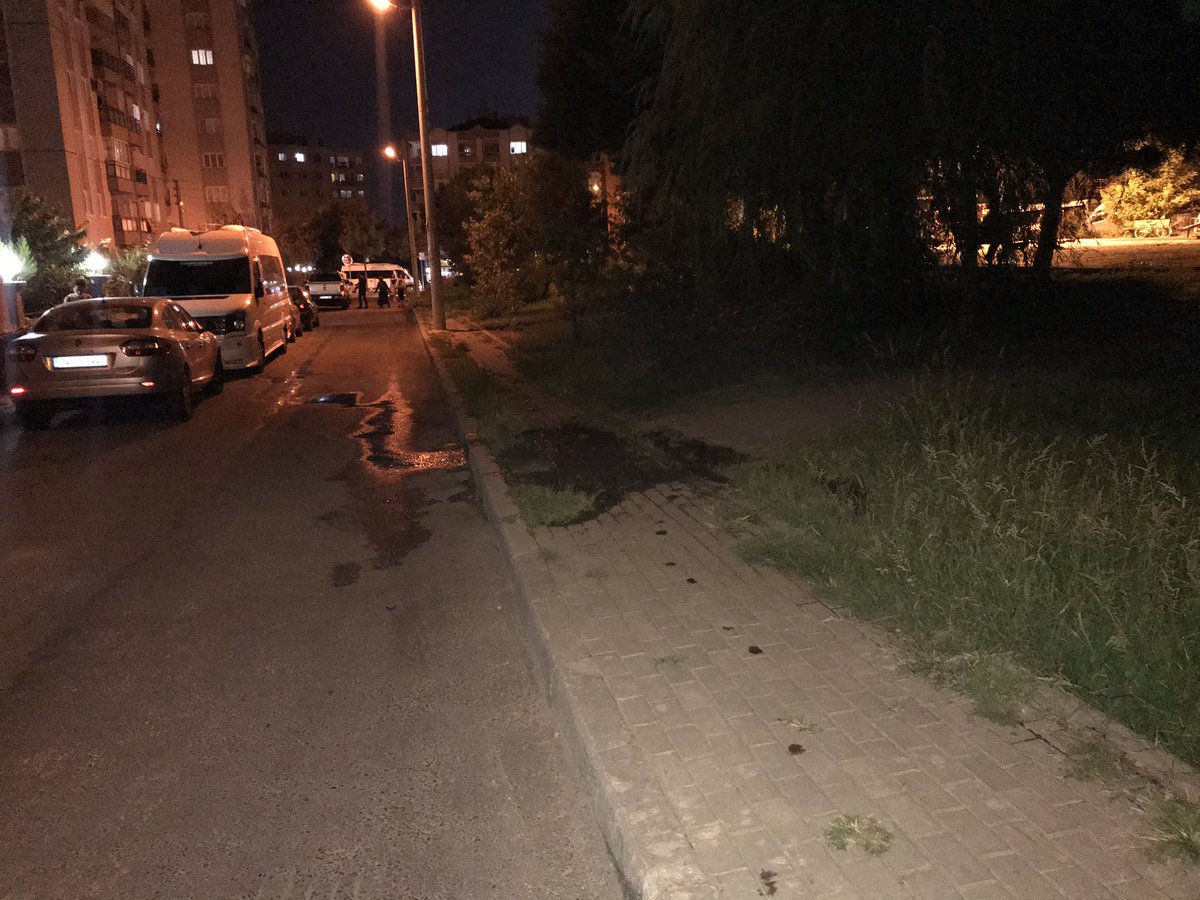 emregokdere's tweet photo. @izmirhim Buca Atatürk Parkı sulama borularında bir arıza var sanırım ne zaman geçsem yol ıslak günlerdir su boşa akıyor. 63/5 sokak Stüdyo Gonca önünde. https://t.co/xlbg92eA9R