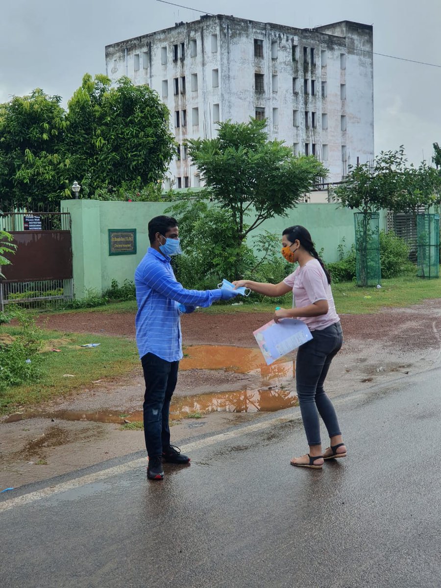 Aditya_NSUI_08's tweet photo. In spite of heavy rain and bad weather in Bhubaneswar,Odisha Pradesh NSUI continues to distribute essential commodities like masks,sanitizers and water bottles to NEET appearing candidates and wished them luck for their better future.
@Neerajkundan @guptar @nsui @DrAChellaKumar https://t.co/GFI2r1jjGI