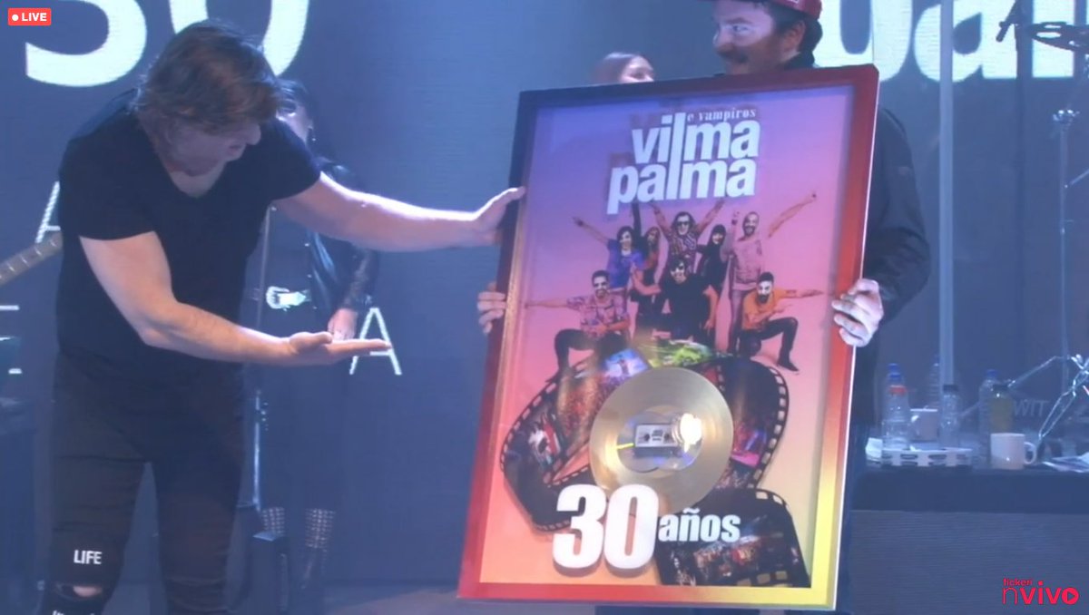 Parada_Juvenil's tweet photo. Los mejores momentos que disfutamos en #vilmapalmalive #30años @VilmaPalma
Mas fotos en nuestra cuenta de #instagram @paradajuvenil #facebook https://t.co/d5kVG7AbMI