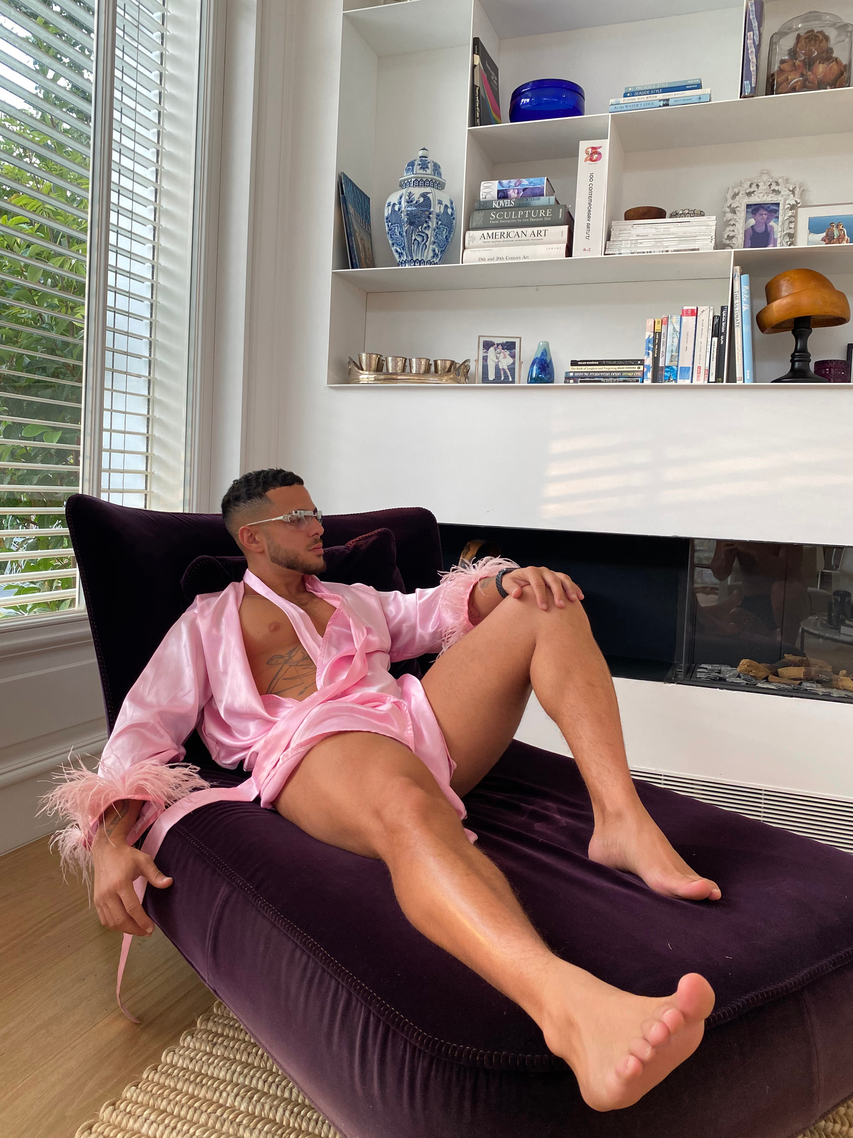 Eh0LmCMWAAIrM9Q?format=jpg&name=4096x4096