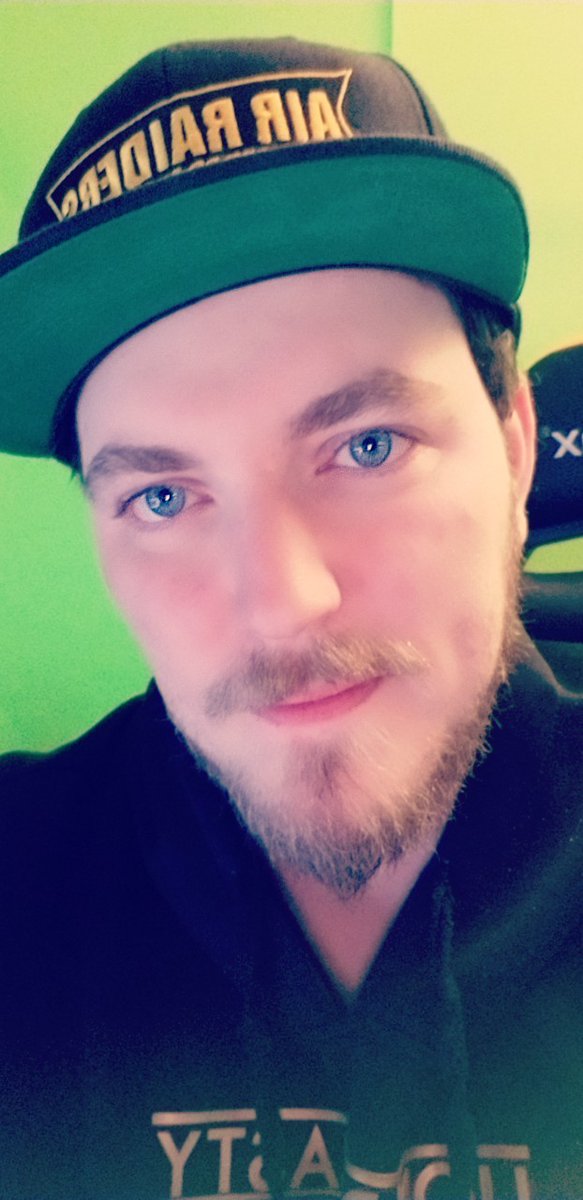 Air_Raiders's tweet photo. #NewProfilePic https://t.co/9uGVhyIgEI