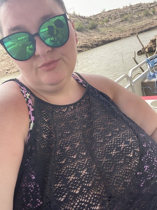 Relaxed and spent the day on a boat and in the lake. Though, the water was a little chilly. We&rsquo;re near<a href="/tag/mvsales"class="tags"><span>#mvsales</span></a>