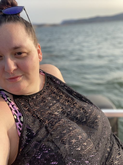 Relaxed and spent the day on a boat and in the lake. Though, the water was a little chilly. We&rsquo;re near<a href="/tag/mvsales"class="tags"><span>#mvsales</span></a>