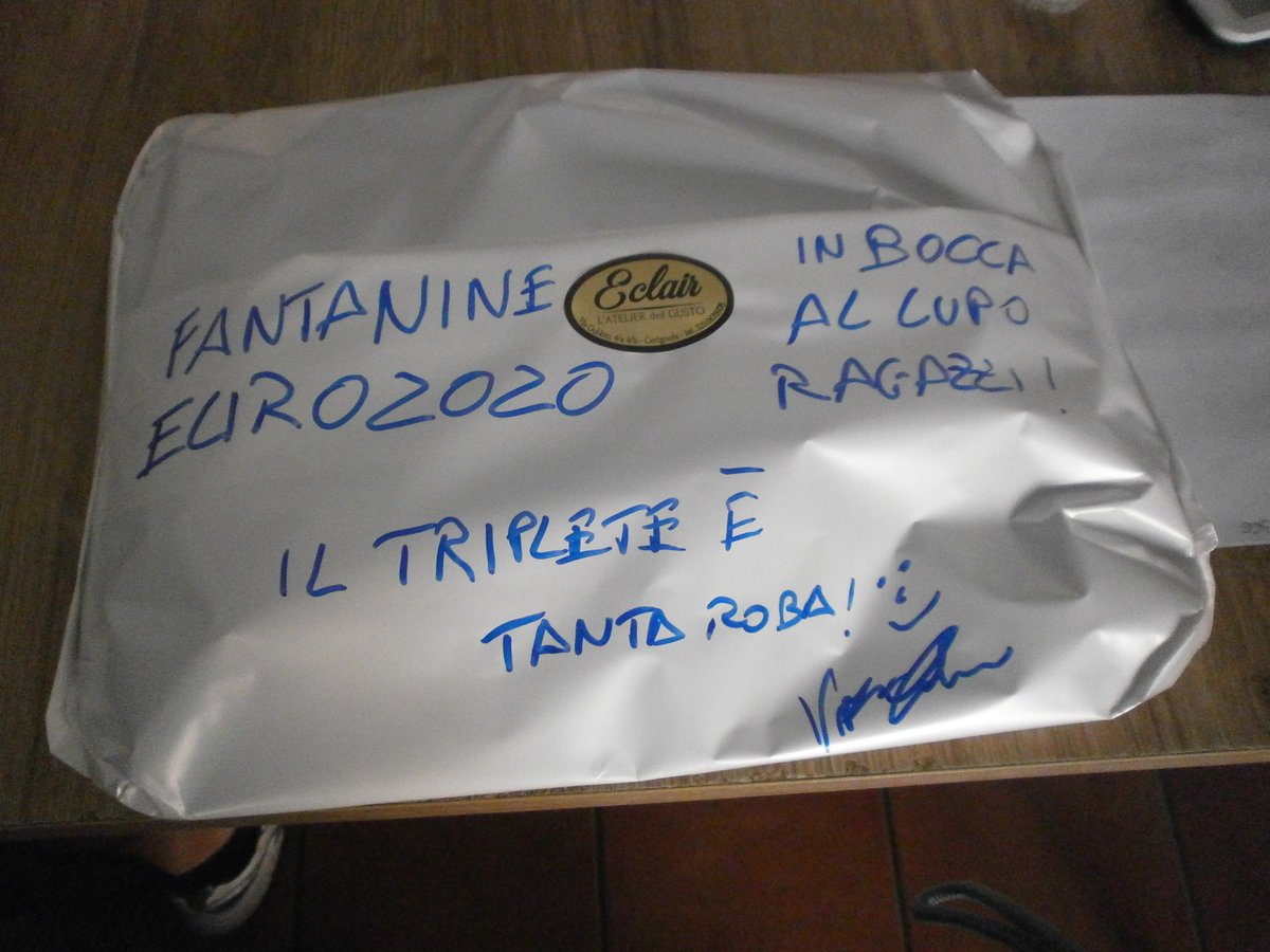 fanta9news's tweet photo. ... e anche quest’anno ci siamo, ragazzi! Gli scatti dell’asta di #CreazioneRose della 16^ stagione del #fantacalcio di #Fantanine (quest’anno #EuroFanta2020). Si ringrazia ancora una volta per la gentilissima ospitalità #ModusVivendi(andate a trovarli! Non ve ne pentirete!). 1/4 https://t.co/c1Wd2OF1Jm