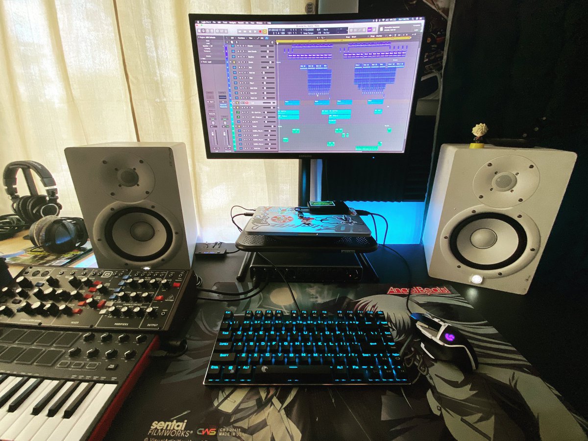 realwiddit's tweet photo. Been sorta busy the past couple weeks. New job, rearranging the studio, bday trips and thangs. But I’m excited to announce that I got new music for y’all AND some Widdit gear! 😤😤😤 #widdit https://t.co/YraeDTBuyK