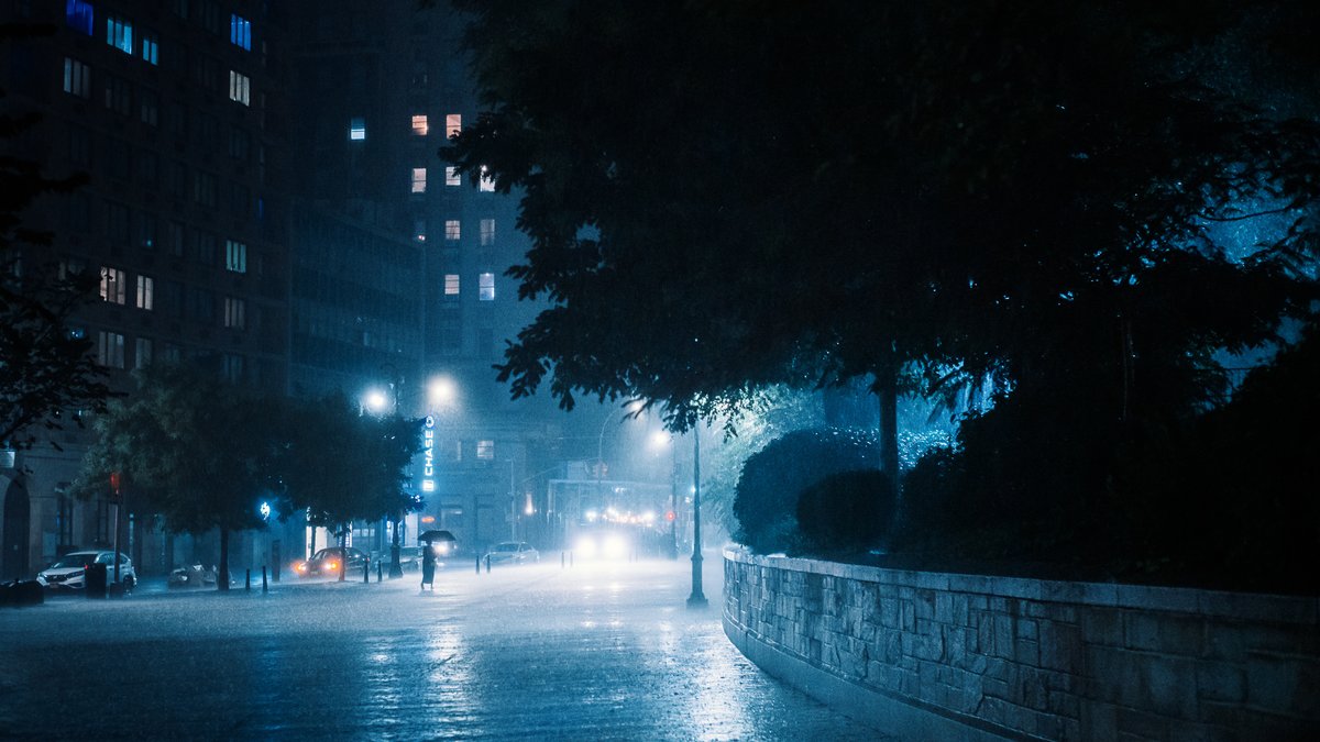 dave_krugman's tweet photo. Photographs of New York in the rain last week https://t.co/vzmoH0hFSV