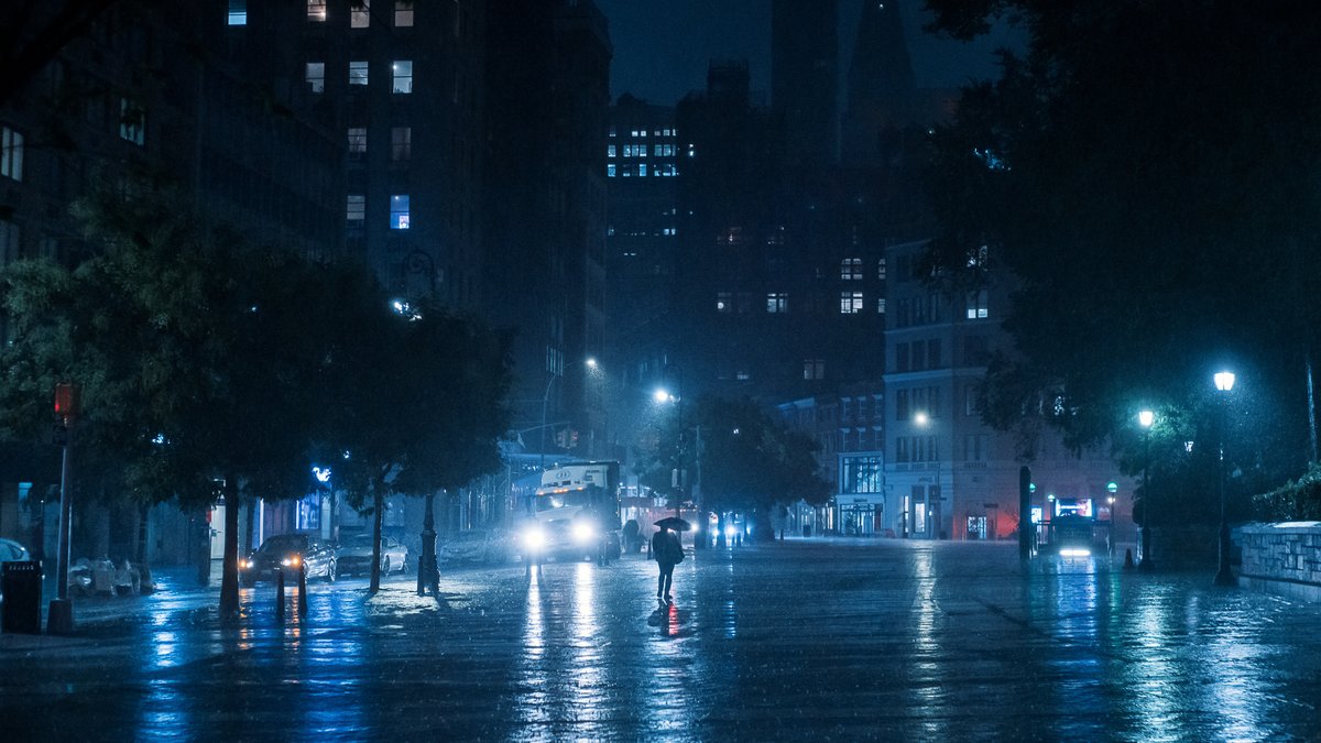 dave_krugman's tweet photo. Photographs of New York in the rain last week https://t.co/vzmoH0hFSV