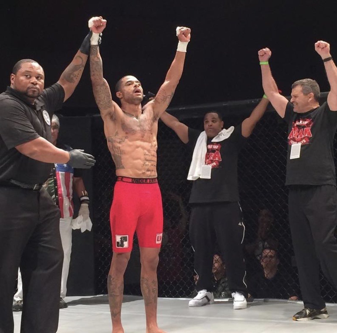 Before you answer the question of whether you will rise to the occasion or not Did you prepare efficiently? Everyday you walk in the gym for practice you have a choice: - Easy Rounds - Hard Rounds Each come with a price Easy Rds = Good Day Hard Rds = Good Fight 