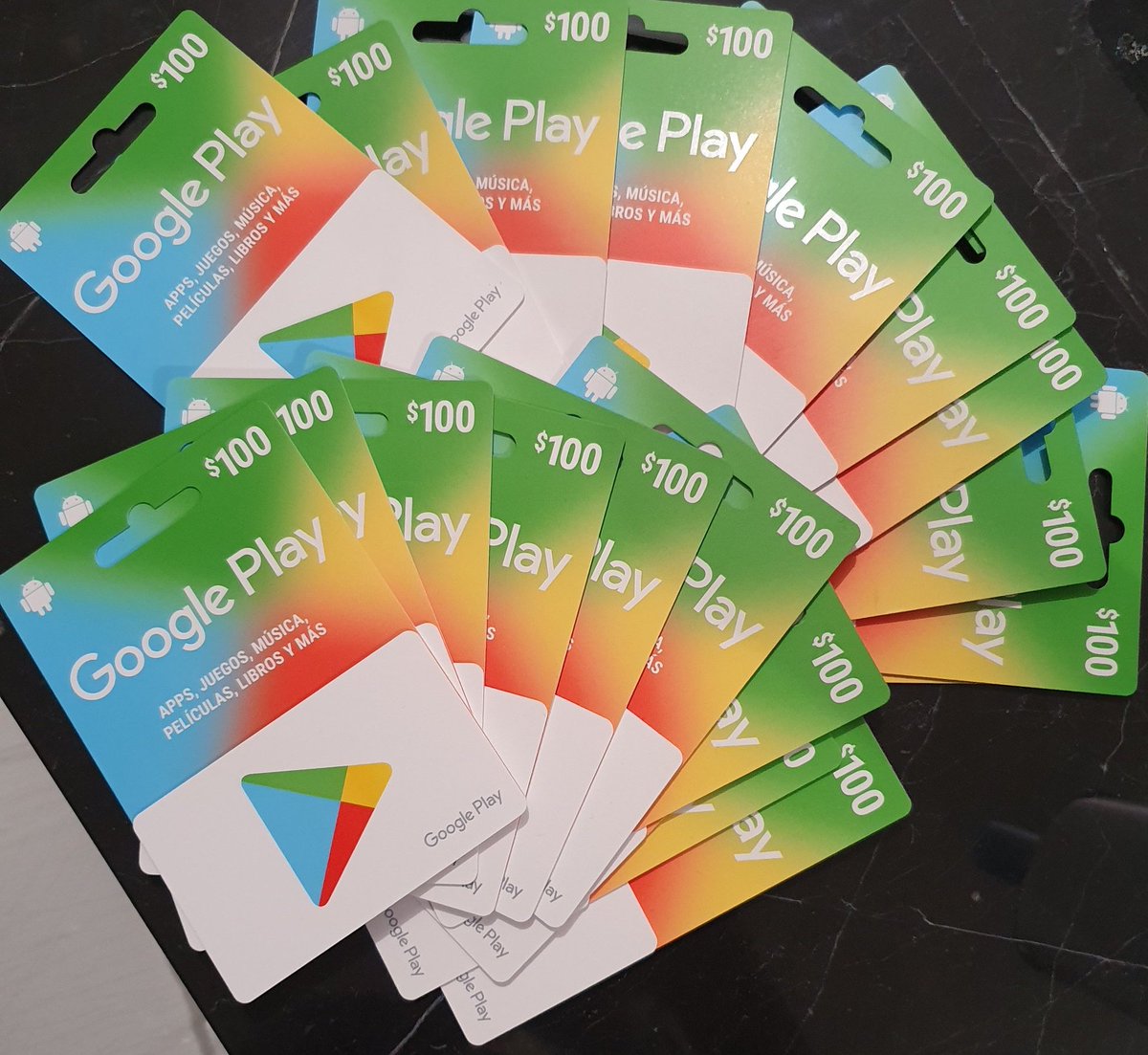 Voy a regalar 20 tarjetas google play de 100mx  gratis a quienes se suscriban al canal de YT: Miguelocho , con mínimo 2 cuentas de diferentes gmail y me manden captura al twitter, tiene que llegar a 1.1k hasta el 30 sep 💵💵
✅Los 20 primeros que envíen CP serán pre-ganadores💵