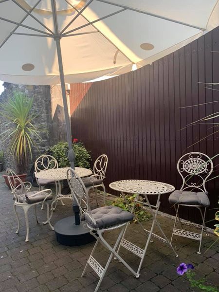 Headfort's tweet photo. We are busy adapting to our new norm and we are embracing our new and revamped outdoor spaces and making them very comfortable and safe for you to enjoy your time with us! Visit https://t.co/eRV3r2LpiF #AlFresco #DineOutside #SafetyCharter #COVID19 #OriginalrishHotels #StayLocal https://t.co/sjnY02w6jn