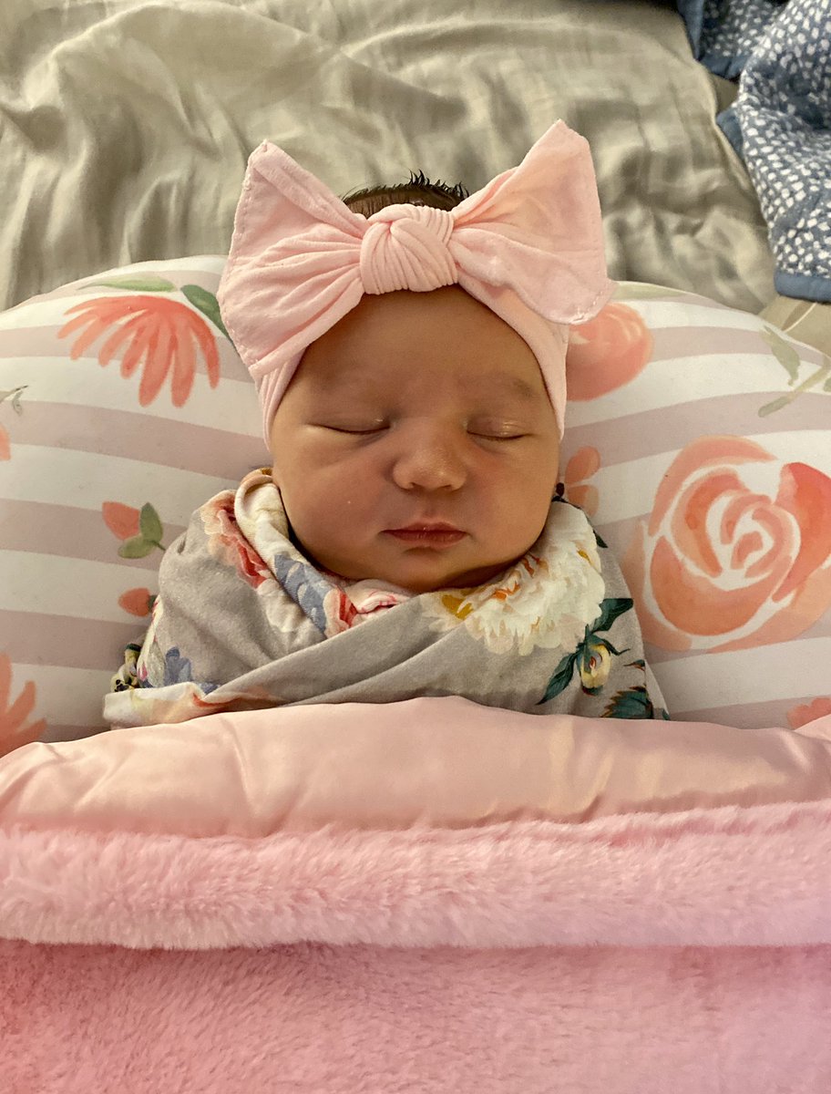 _tanawhite's tweet photo. Our perfect little girl🤍 https://t.co/RO7wSVY9ky