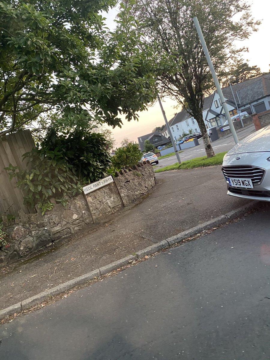 ThomasStevens14's tweet photo. @virgin best parking award goes to.. #drongo https://t.co/5gxU0x5iL5