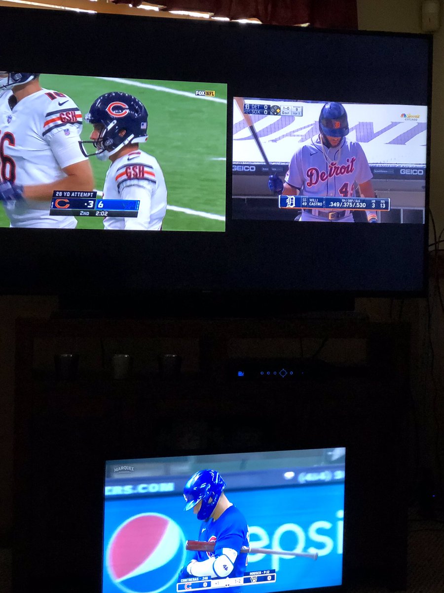 ercus_leslie's tweet photo. @ChiSoxFanMike Or .... roll like my dad. Watch all 3 at the same time. #chicagofan #bears #whitesox &amp; yes the #cubs https://t.co/95Xk2eN62S