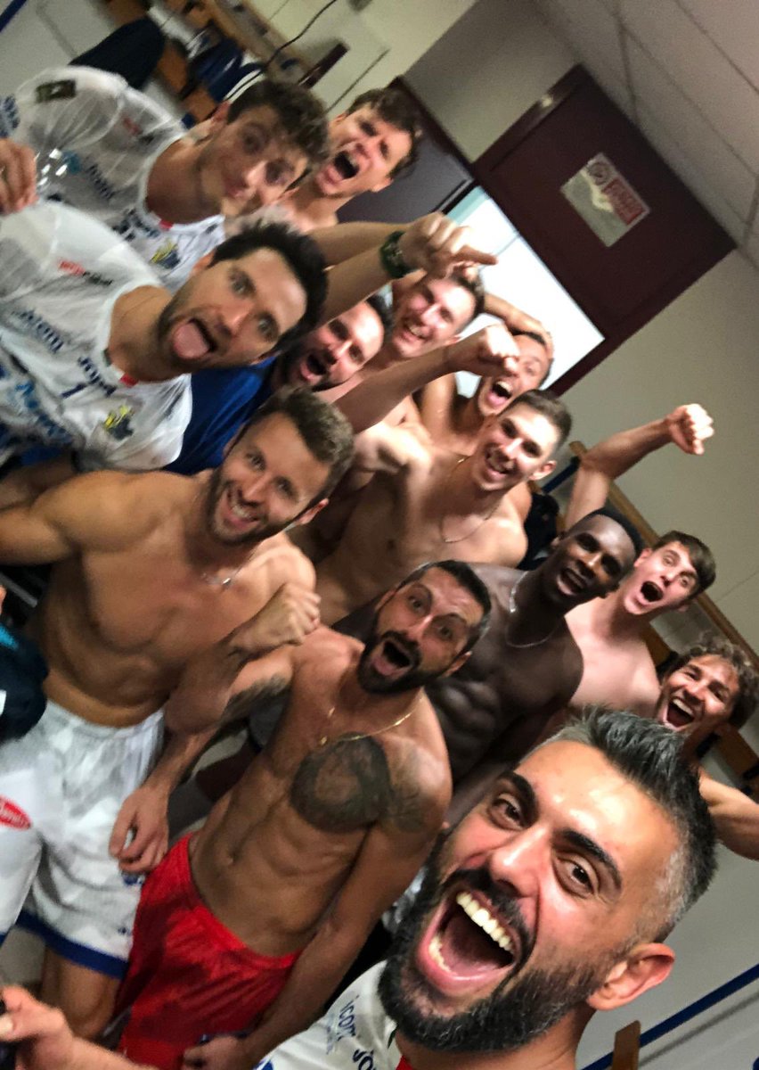 topvolley1972's tweet photo. #TopVolley49 #DelMonteCoppa Il ruggito del nostro bomberone Giulio Sabbi nel selfie dallo spogliatoio! Avanti tutta #insiemesiamopiùforti https://t.co/jK0qVID4pA