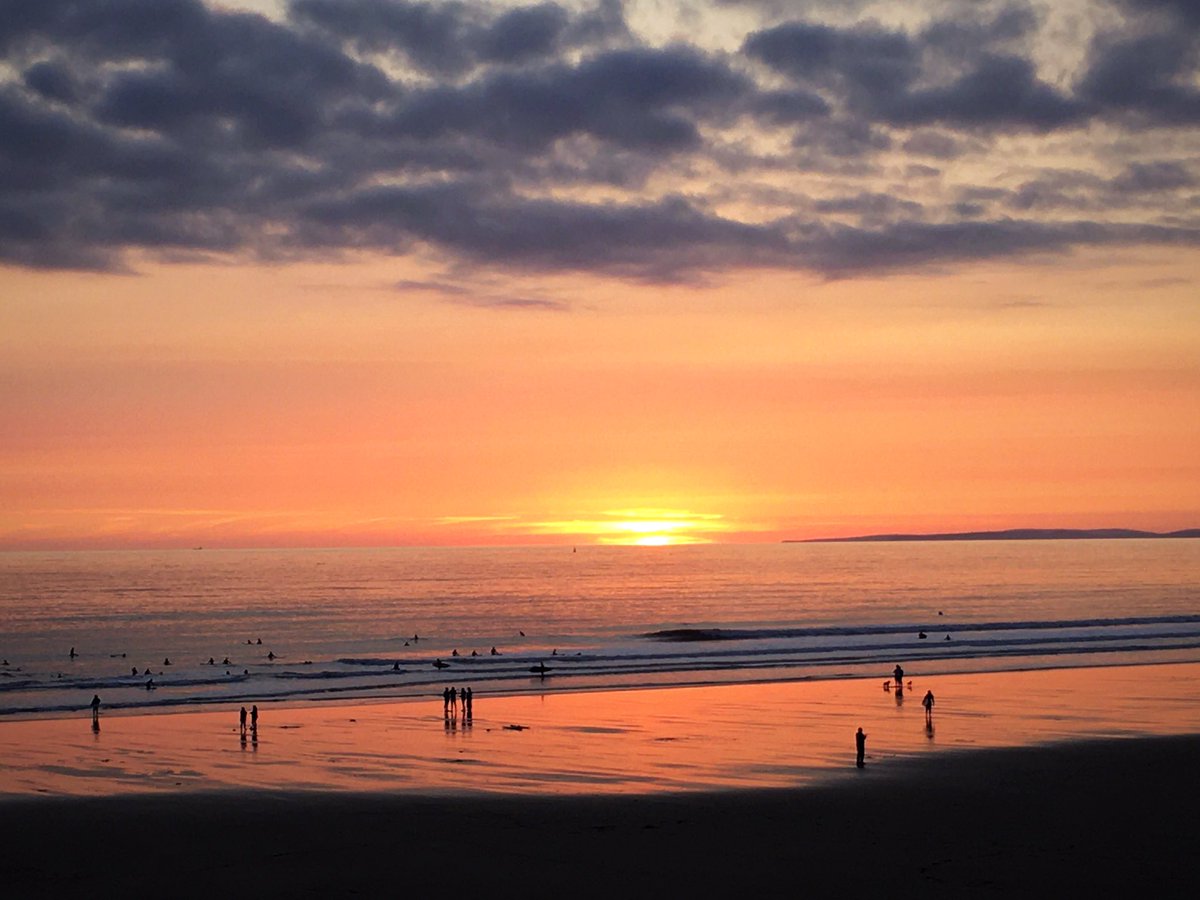 GemauMor's tweet photo. #sunsetsurf 🌊💙🏴󠁧󠁢󠁷󠁬󠁳󠁿

#Porthcawl #RestBay https://t.co/901HePimcc