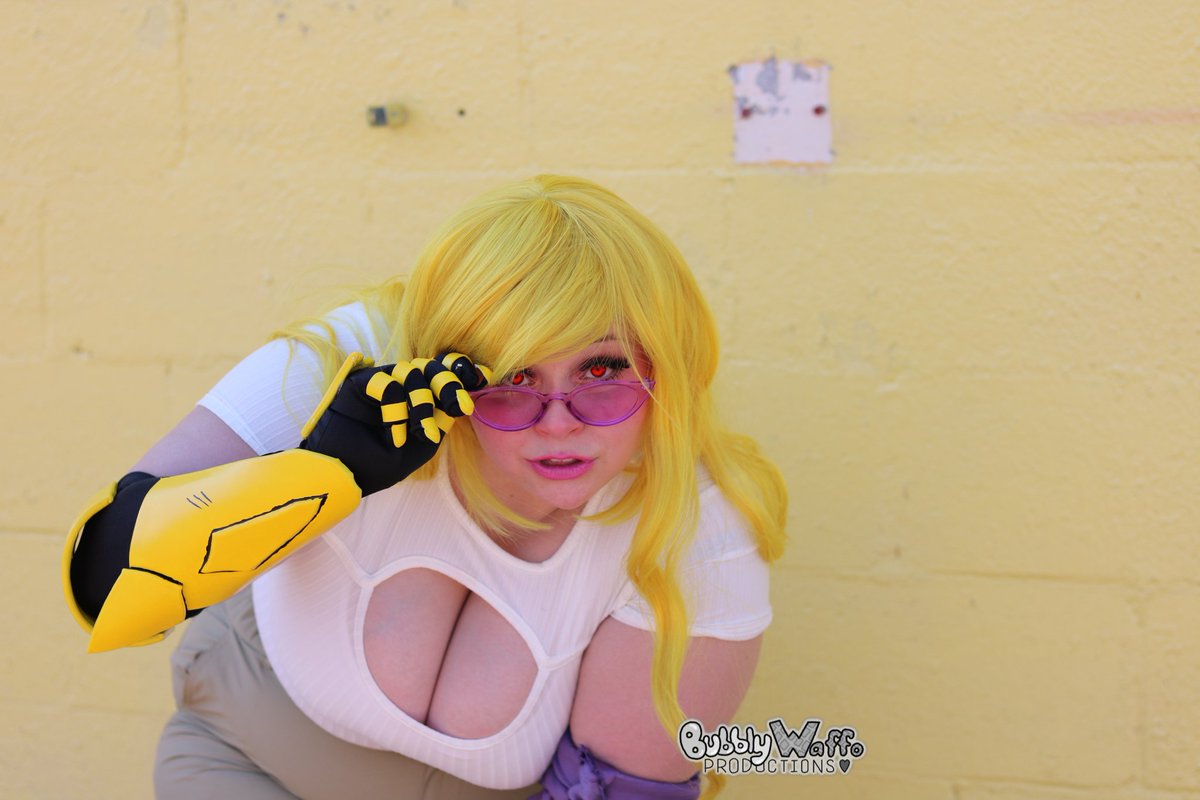 bubblywaffo's tweet photo. Hope your weekend has been Yang-tastic!
I still have some shots of the rwby girls as designed by @babsdraws !
Arm/Photo/Editing: @TridentCosplay1
Yang is from @OfficialRWBY voiced by @bdunkelman
#Yang #RwbyXBabsDraws #YangGang #YangXiaoLong #Yangry https://t.co/76BMmUuENN