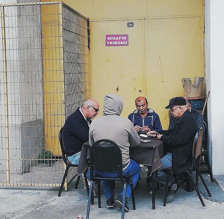 Ne kız geldi ne kupa