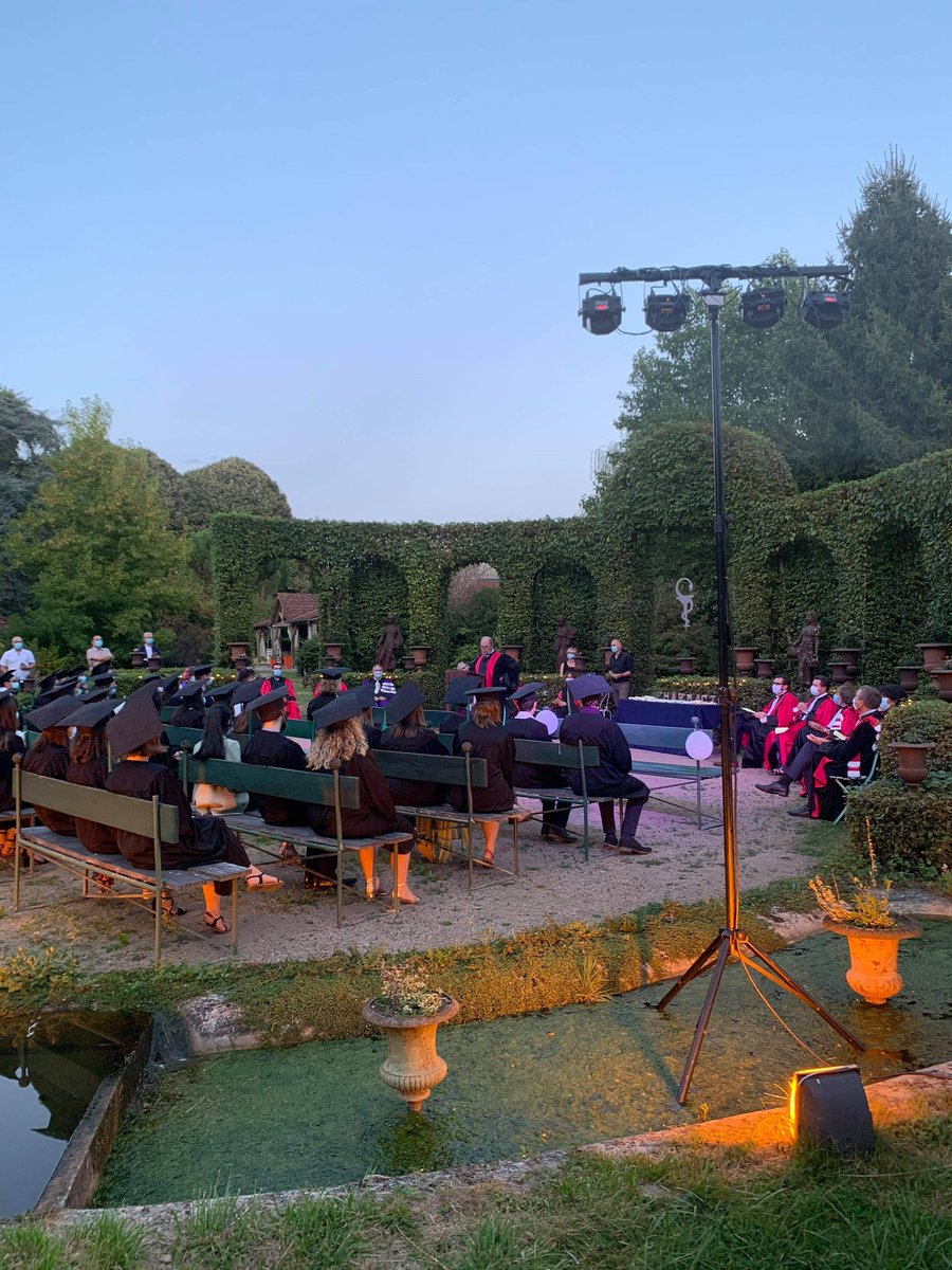 ace2mpl's tweet image. Vendredi soir a eu lieu la remise des diplômes des 6e années de pharmacie 🧑‍🎓👩‍🎓 Félicitations à tous !