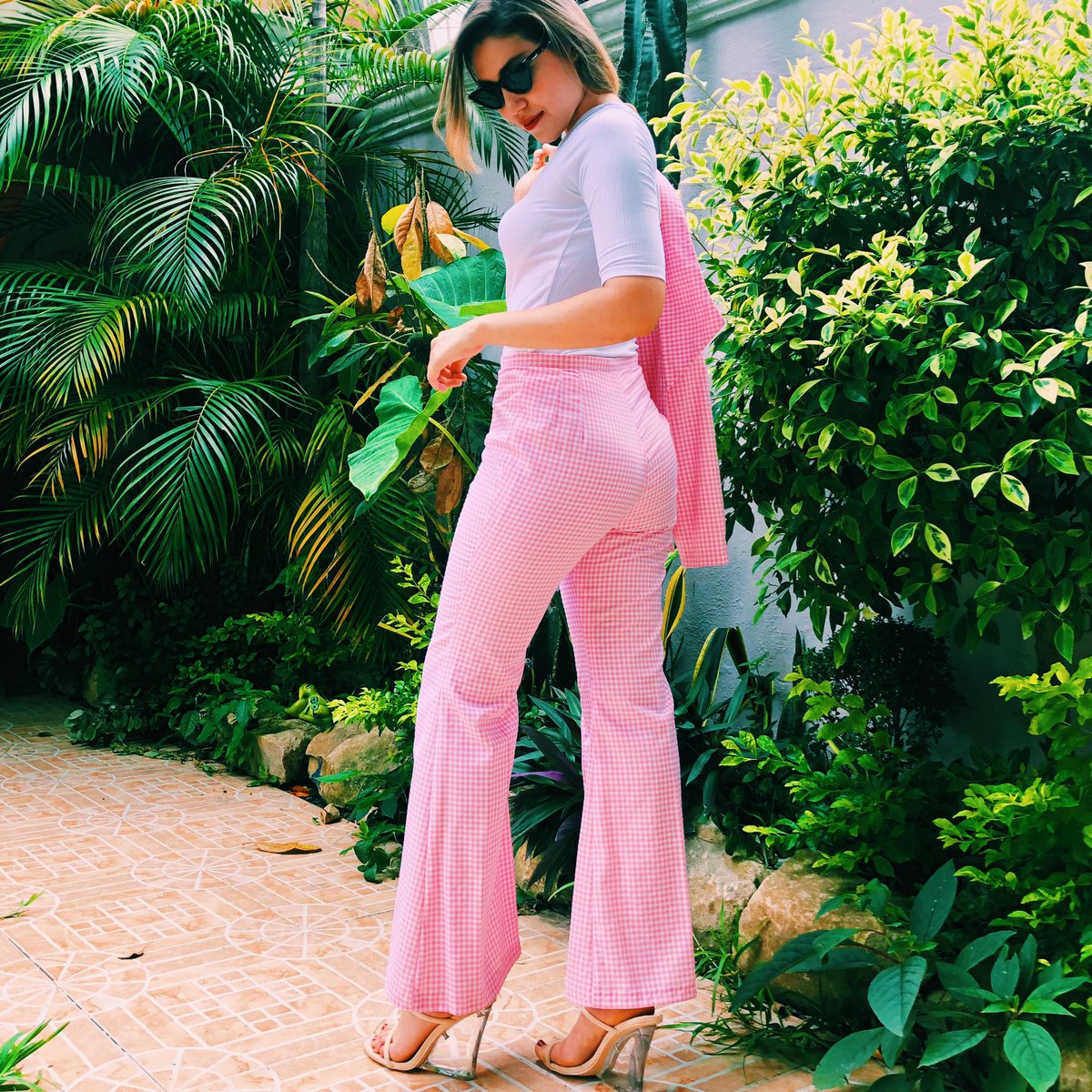 kermade2's tweet photo. On sundays we wear pink, a suit pink. #Vichy #fashion #slowfashion #kermade #mujervanguardista #modayestilo https://t.co/eUDgCITXo8