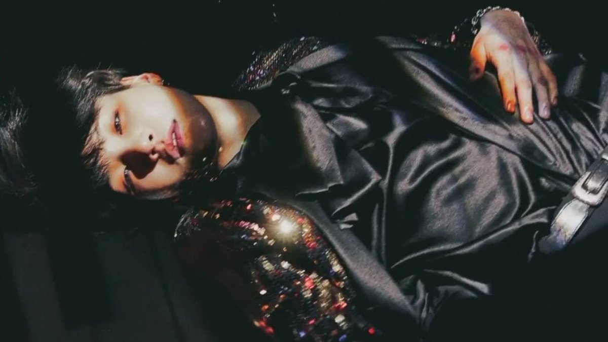 jiminsbiitch's tweet photo. the greatest photoshoot of min yoongi to ever exist https://t.co/sbXInWzEFF