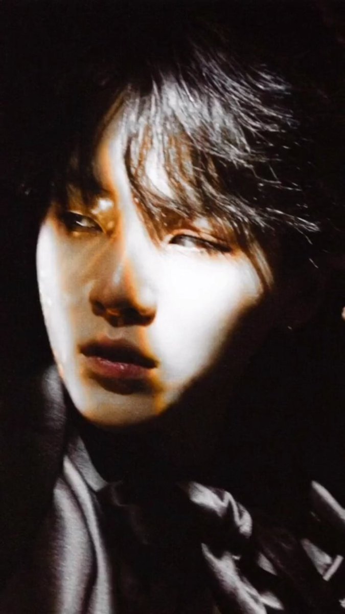 jiminsbiitch's tweet photo. the greatest photoshoot of min yoongi to ever exist https://t.co/sbXInWzEFF