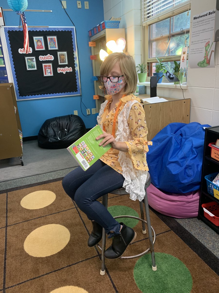 LutzClass's tweet image. Finished out everybody who wanted to share their Brown Bags last week. We loved getting to know each other and are already feeling like a team! #rockonwestwood #wdppride