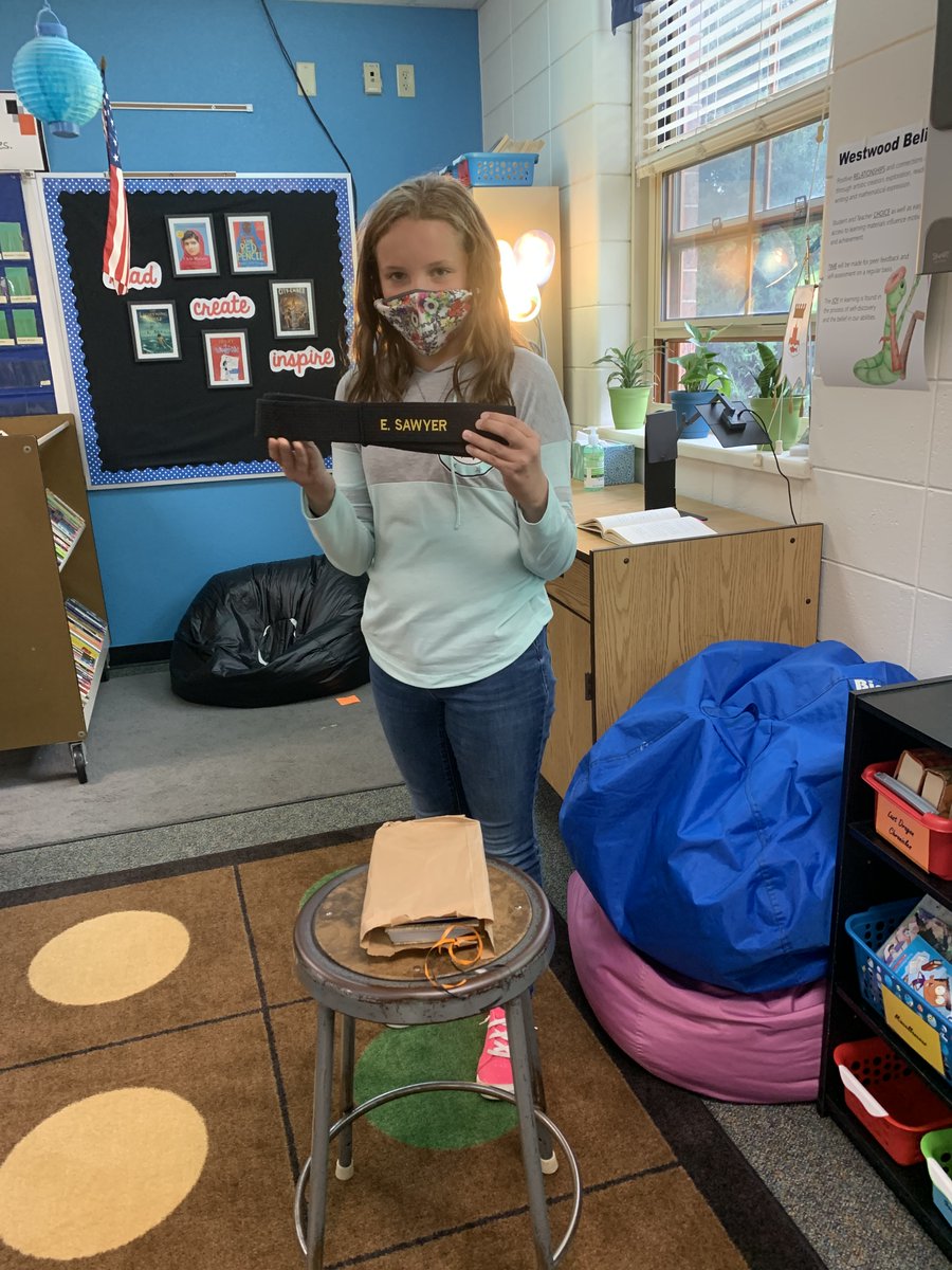 LutzClass's tweet image. Finished out everybody who wanted to share their Brown Bags last week. We loved getting to know each other and are already feeling like a team! #rockonwestwood #wdppride