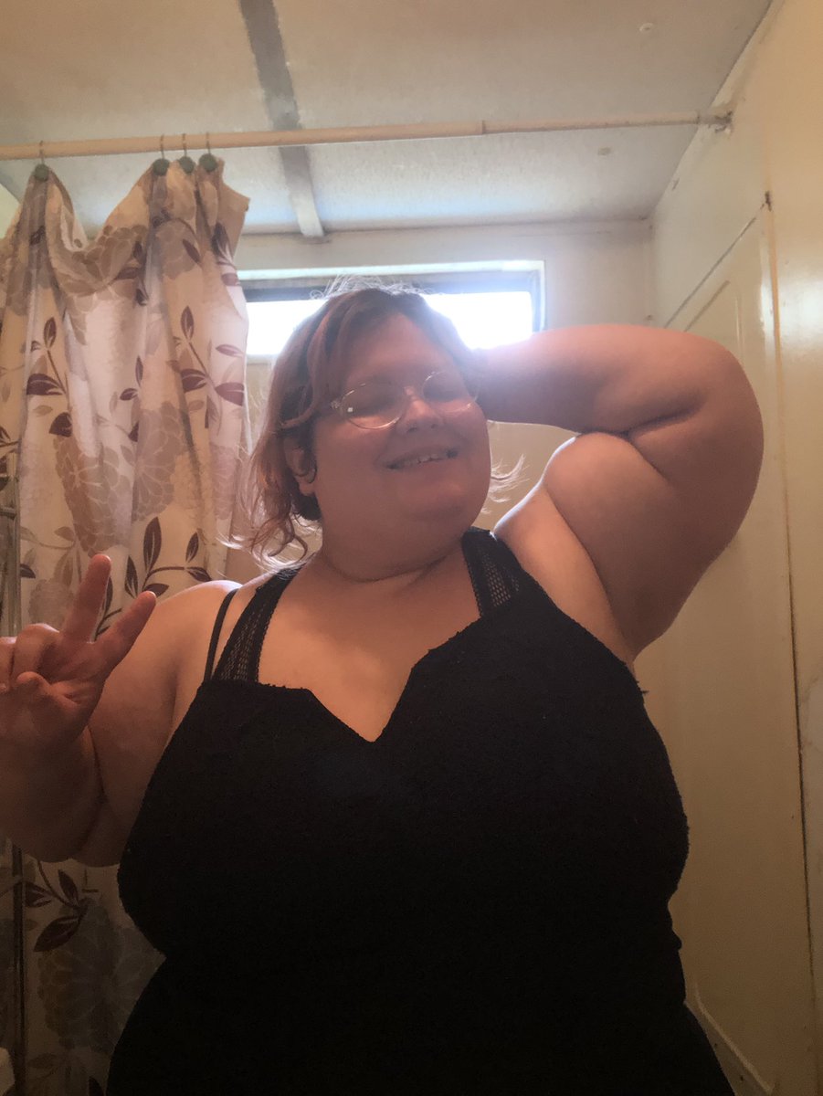 lowiieh's tweet photo. She’s a cutie!!! 😋 #bbw #bbwcutie #ssbbw #fatty #breedingseason https://t.co/8uhMqok0Ny