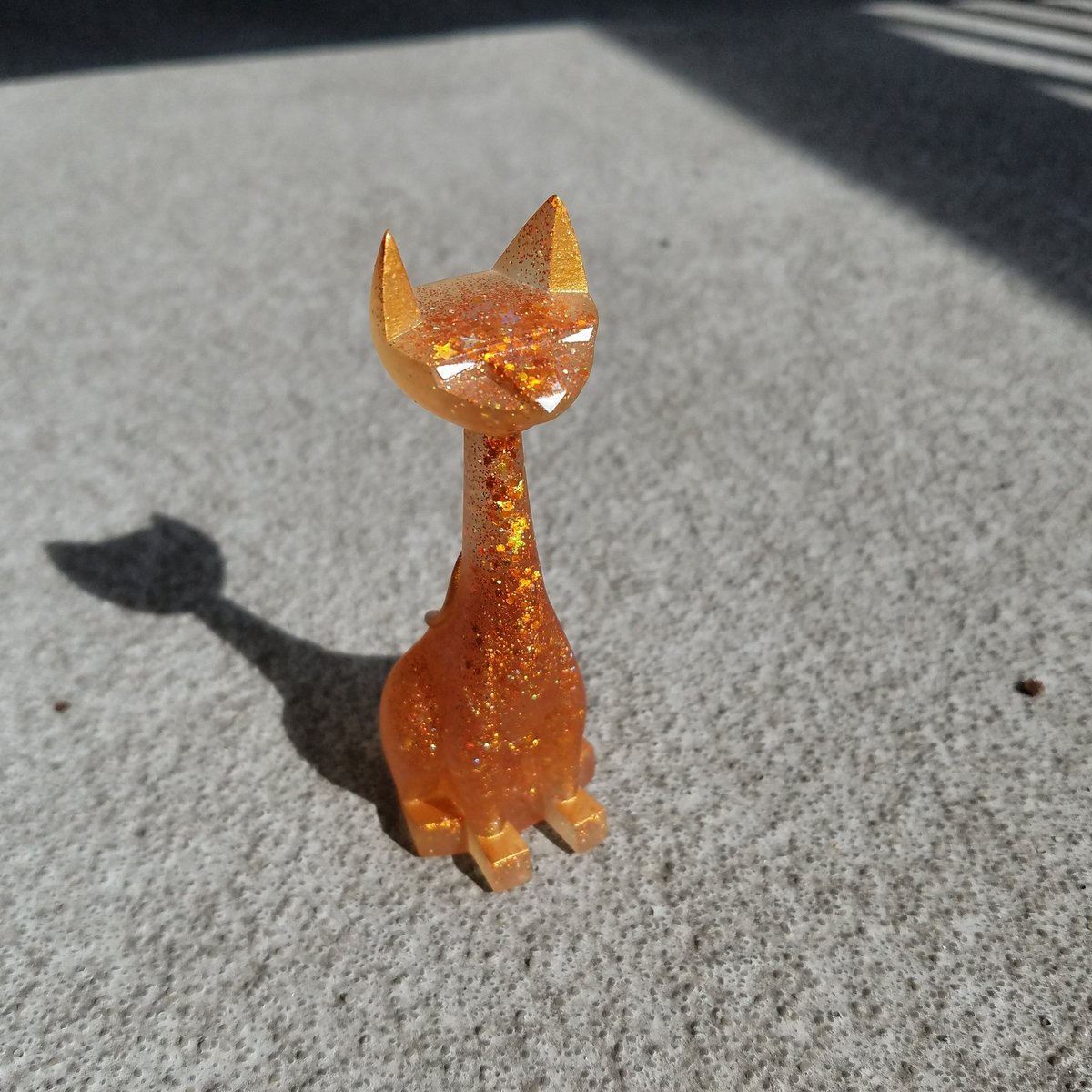 ArgonautResins's tweet photo. Rusty #tuttz #mini #cat
Available in the #onlinestore 
https://t.co/fkNhyyzAIK 
...
#resin #cast #rust #glitter #confetti 
#kitty #collectibles #onsale #sale #art #resinart #homedecor #keepyourjoy #watchoverus #limited #oneofakind #ooak #translucent #cleartint #clear https://t.co/V9Q1JkQTrj