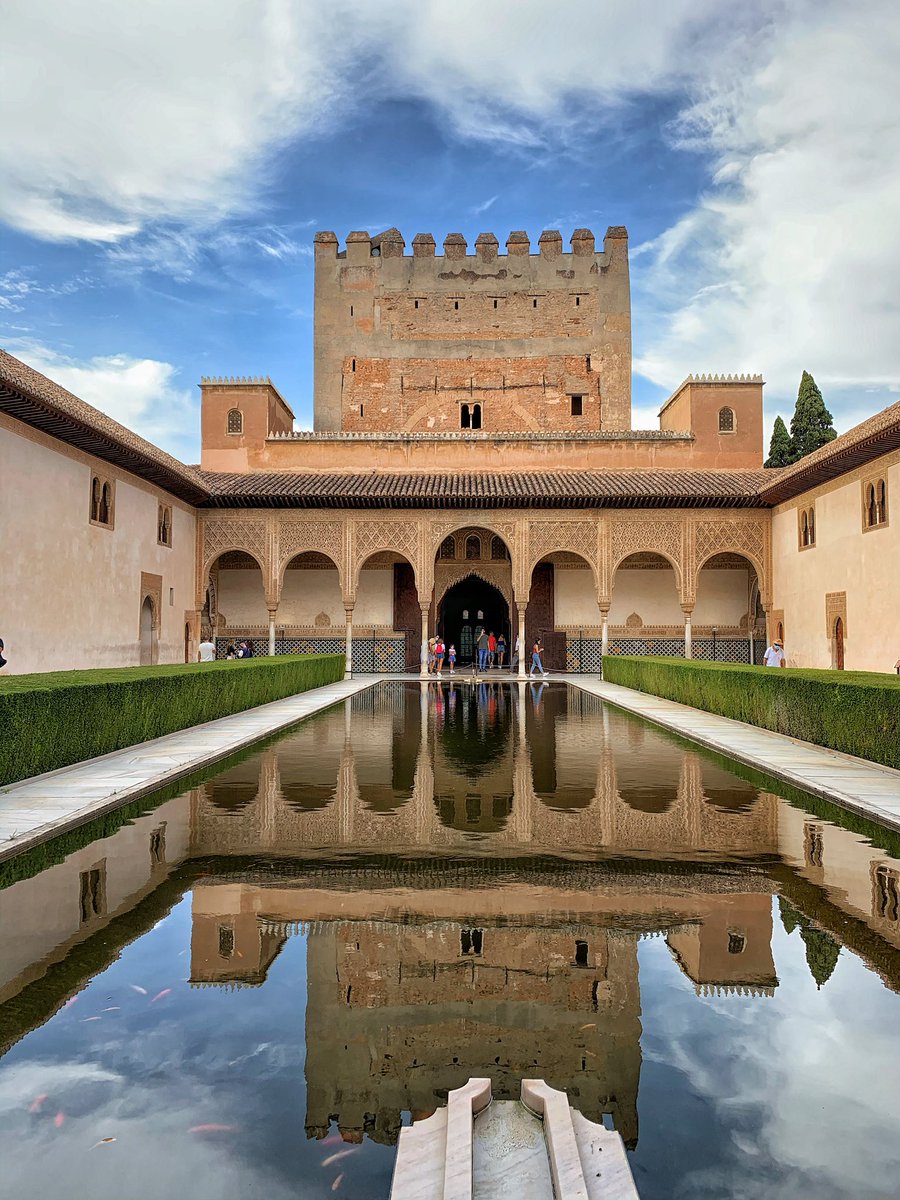 alvaro_1301's tweet photo. Imagina ser de Granada y no vivir enamorado de la Alhambra. https://t.co/ddNco6NydT