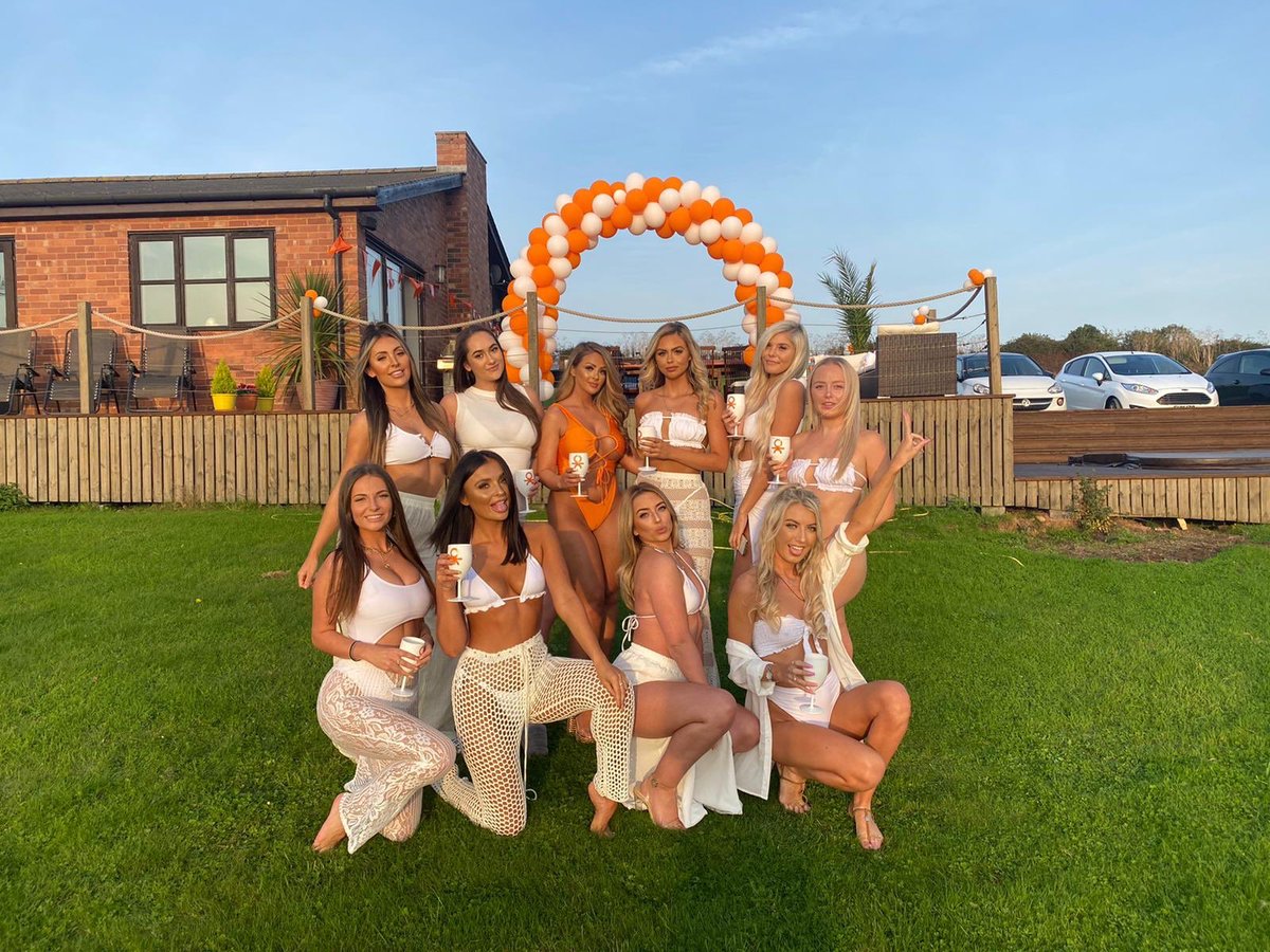 lauralaurxx's tweet photo. Since Ibiza was a flop this year I decided to bring the ocean beach vibes to the UK for my Bday 🤪

#oceanbeach #ibiza https://t.co/8BVnFAfyjY