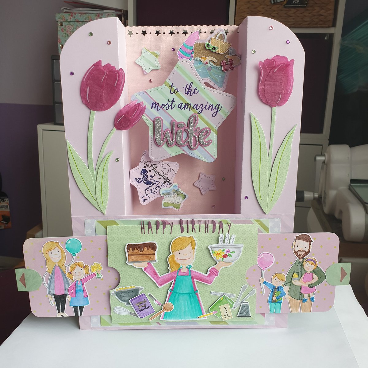 CreativeCards_'s tweet photo. Personalised Wife birthday card with lots of little details and of course some interactivity! #handmadecards #interactivecard #papercraft https://t.co/UThtqj6aeU