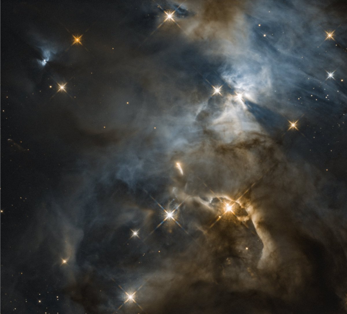 Starlit0ll's tweet photo. Bat Shadow (2018 Observation) by Hubble Space Telescope / #ESA
Sometimes nicknames turn out to be closer to reality than you might imagine.
@NASAHubble
Read more: https://t.co/gioXetiUQE
Via: @nasa
#nasa #space #batshadow #astronomy #stars #nature #knowledge #cosmic #science https://t.co/wns5Ia3cHF