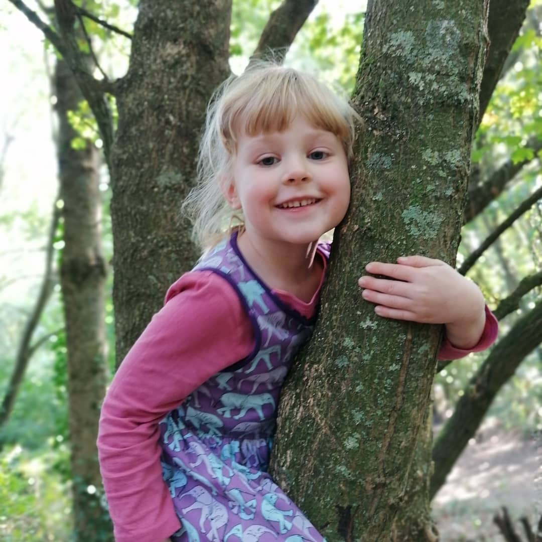PoopCryLullaby's tweet photo. Tree climbing with my favourite little lady!
#tree #nature #treeclimbing #climb #love #dad #daddy #daughter #woods #woodland #play #cute https://t.co/XHRMTY9c2g