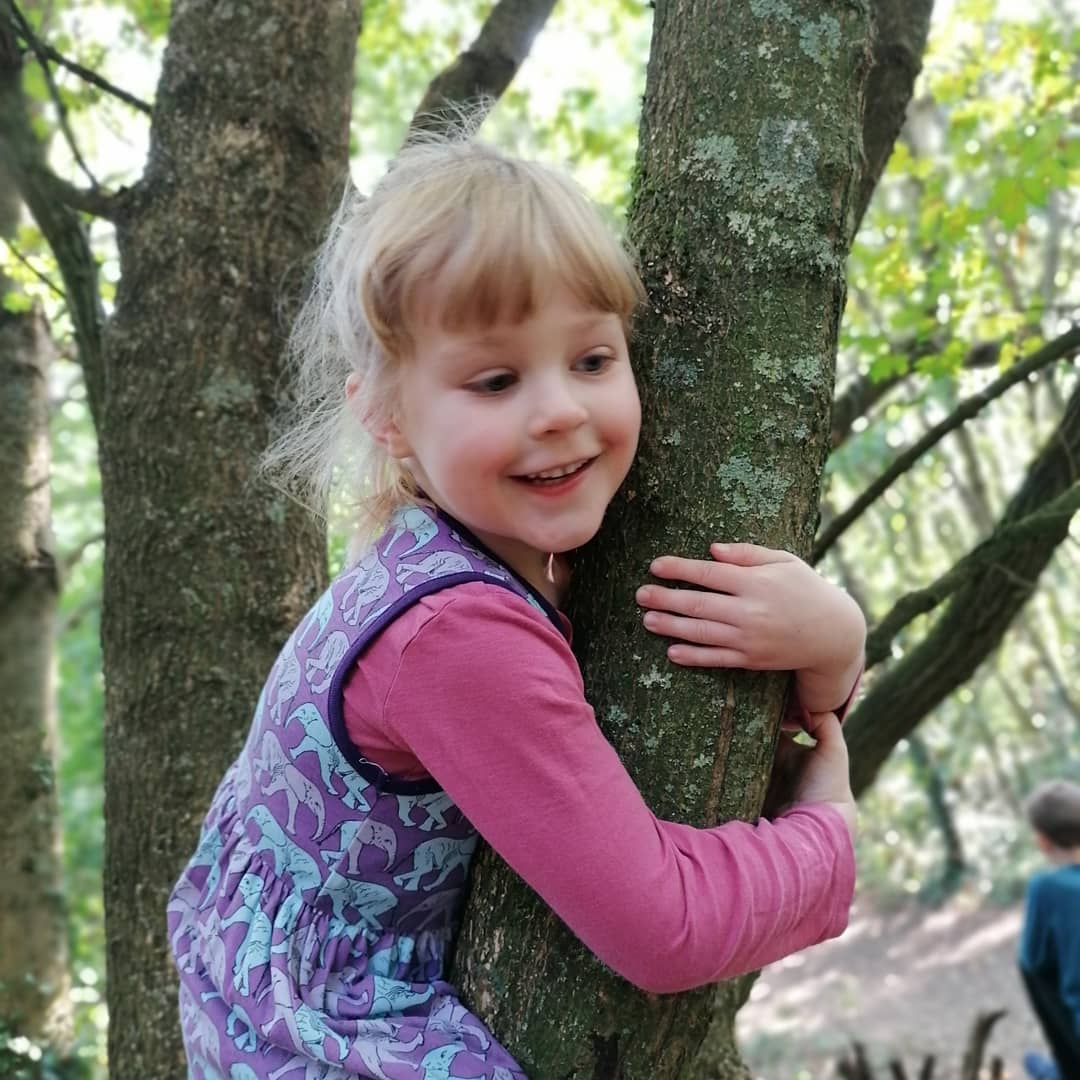 PoopCryLullaby's tweet photo. Tree climbing with my favourite little lady!
#tree #nature #treeclimbing #climb #love #dad #daddy #daughter #woods #woodland #play #cute https://t.co/XHRMTY9c2g