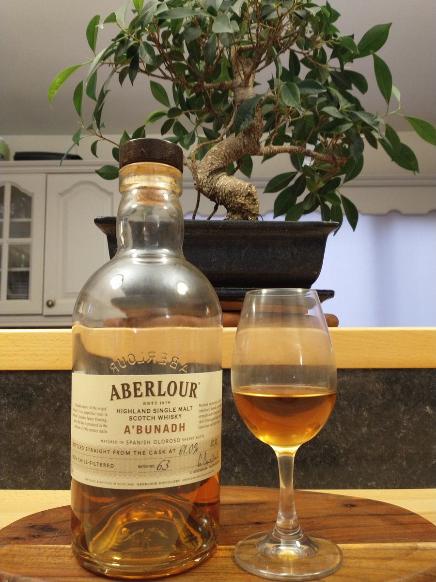 whiskeytalk2U's tweet photo. @daveswhiskey @Powers_Whiskey @TheTempleBarPub @Causewaywhiskey @DavidMarra @thatsdramgood @dramofthemonth @StillTripleDist @Marc_Whiskey @whiskeychatspod What's with little tiddler Dave.. And only   one!

For #SundayNightSup going BIG with always fantastic @AberlourVC #Abunadh.. good batch this 63, had few not so great for couple of years.. But this is back up to good stuff

Not a  #CaskStrenghtCrusader all whiskey is interesting https://t.co/uHtJ1yC0f1
