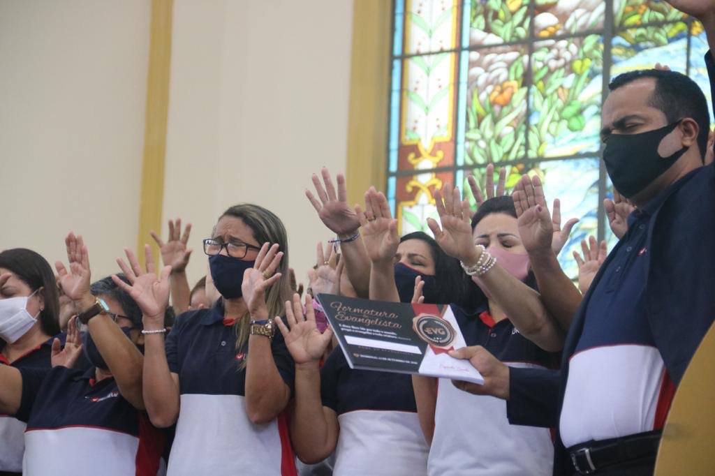 evg_amazonas's tweet photo. Neste domingo tivemos a consagração dos evangelistas em todo o Brasil! @bpzangarini
â˘
â˘
â˘
â˘
#evgbrasil #evgam #familiaevg #manaus #iurd #uckg https://t.co/uJdOUYVAkw