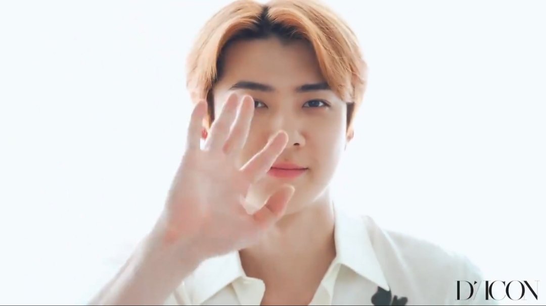 PLEASE  MY BABY IS SO CUTE, PRETTY AND BEAUTIFUL AND FOR WHAT??? SEHUN, FOR WHAT??? MAN, SEHUN IS NOT REAL  #SEHUN    #세훈    #엑소세훈