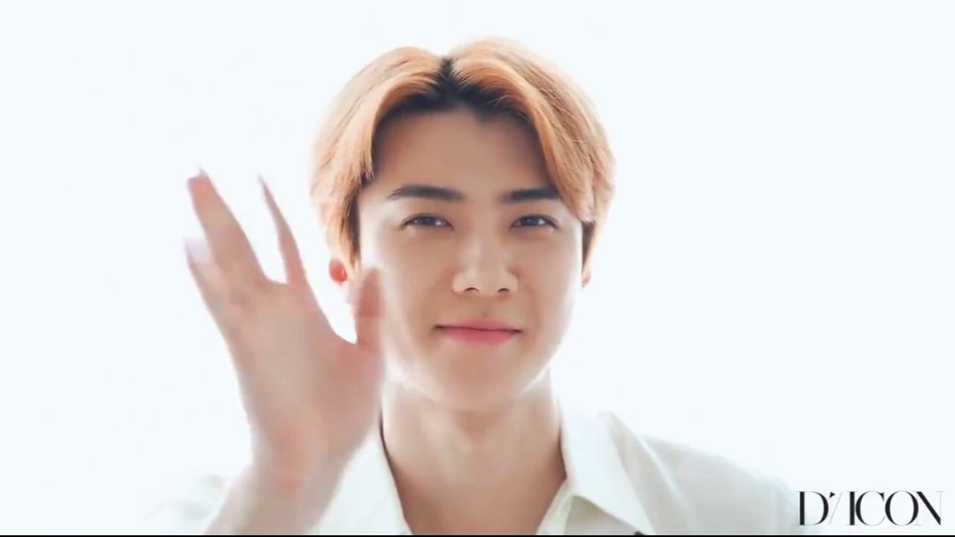 PLEASE  MY BABY IS SO CUTE, PRETTY AND BEAUTIFUL AND FOR WHAT??? SEHUN, FOR WHAT??? MAN, SEHUN IS NOT REAL  #SEHUN    #세훈    #엑소세훈
