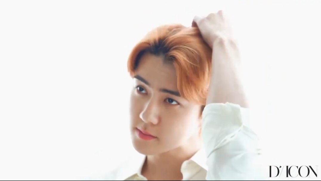 OH GOOD LORD. ARE WE SEEING HIS DUALITY IN THESE SET OF MY SCREENSHOTS?! Sehun is insane! I can praise tf out of this man 24/7  #SEHUN    #세훈    #엑소세훈