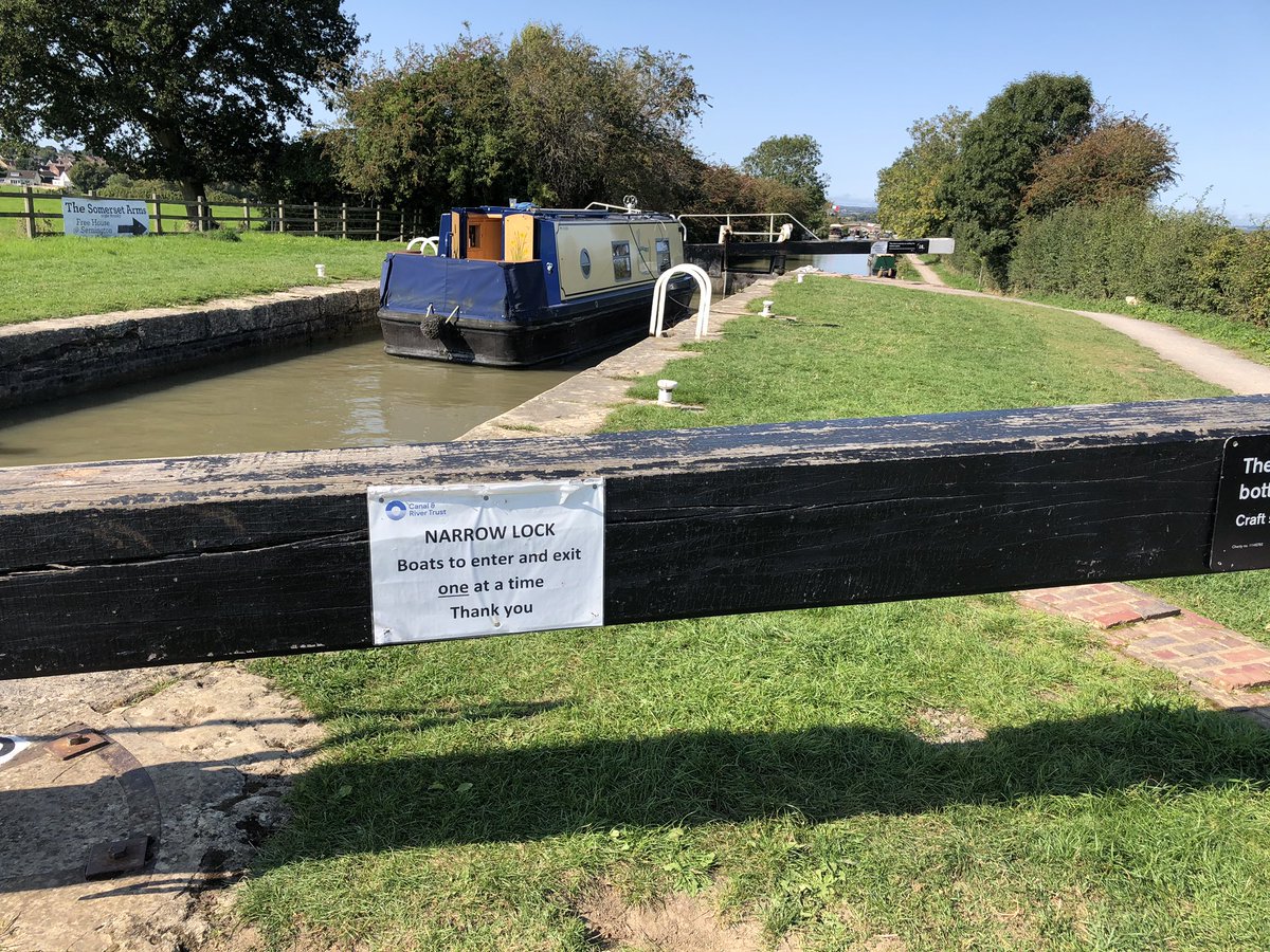 thomaswturner's tweet photo. @CRTContactUs lock 16 on the Kennet &amp; Avon canal. The signage is very ambiguous and seem to contradict. I read it that 2 boats can go in but must enter and exit single file. However one your employees on a hire boat said only one boat at a time. Who is right? https://t.co/yhRzSwiPaA