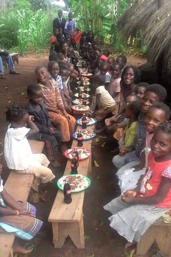 games_guy_ug's tweet photo. #cocacola #africa6news
#Uganda #africangirl
#cocacolastudio #AfricanVibe
What a picture
#AfricanFortniteServers
#Africa #africanjujuism
#African #africa6news
#africanmen #africanmen https://t.co/Sxdf5F0RxC