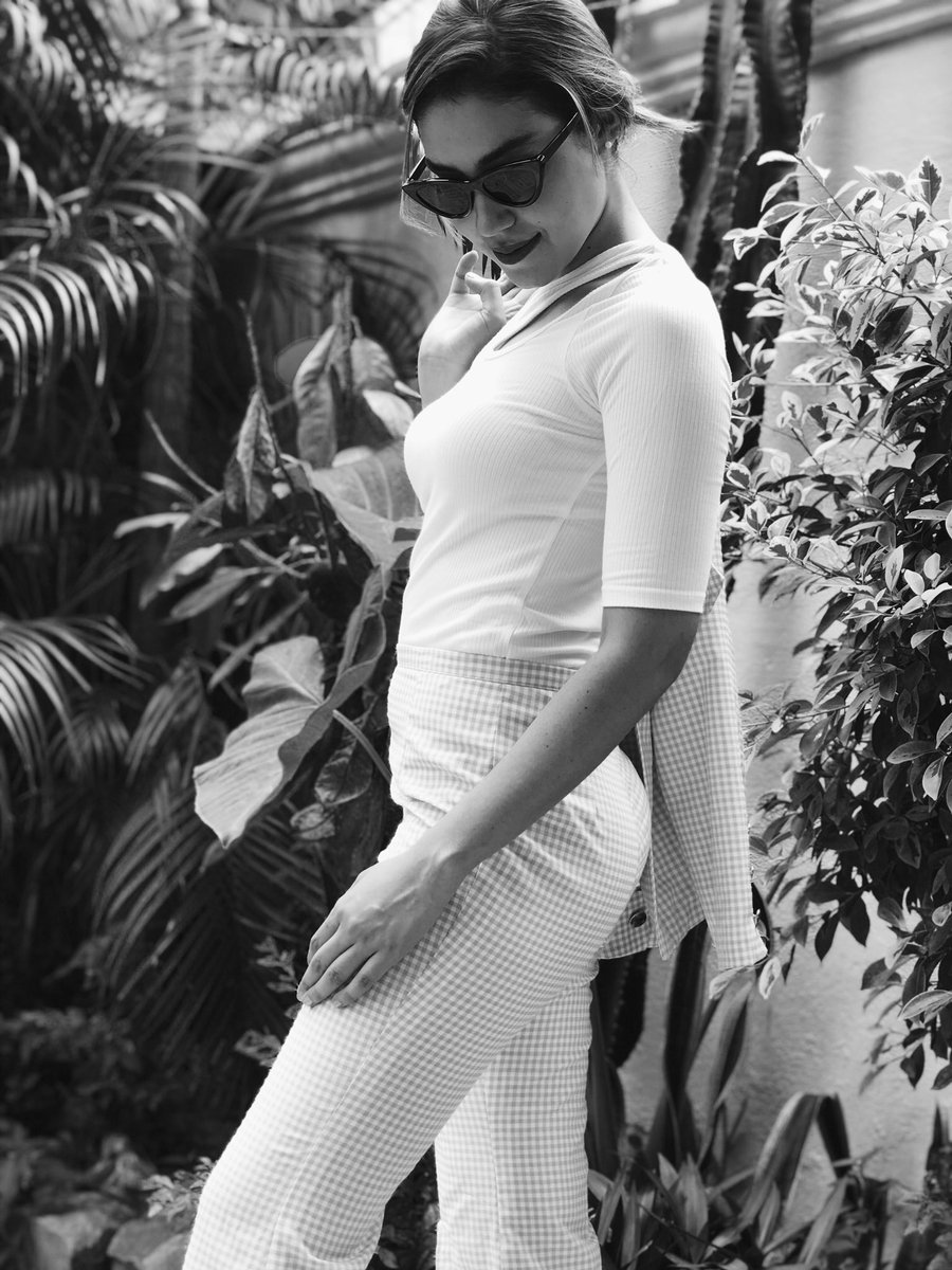 kermade2's tweet photo. El traje es un clásico que llego para quedarse y que además siempre estará y será una tendencia. #Suits #fashionstyle #slowfashion #kermade https://t.co/xUpw3IIlhb