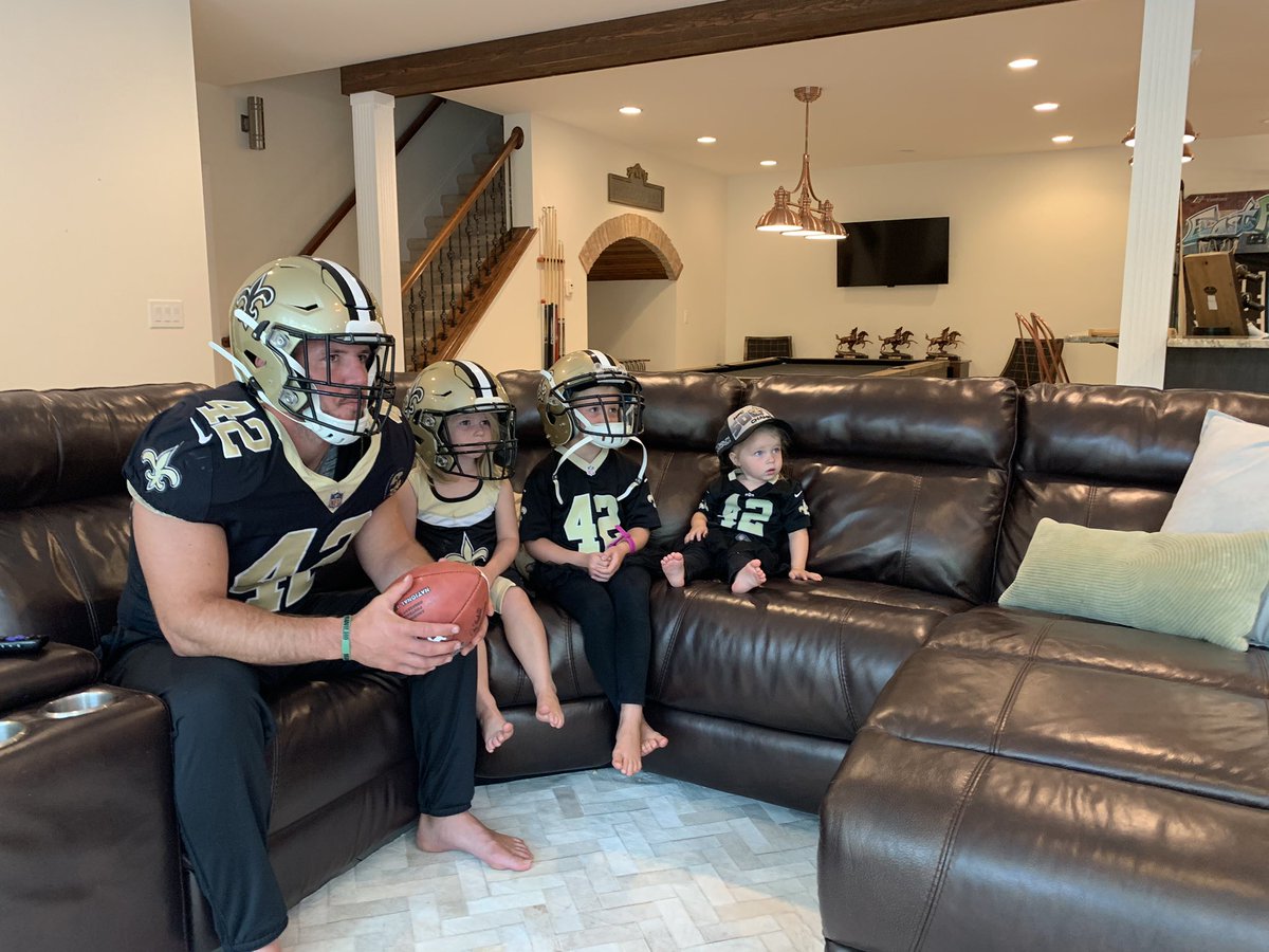 mrsmckenzieline's tweet photo. Official 2020 Retirement roster photos! @zline48 seems to be adjusting to his new position just fine 🤣⚜️🖤😊 Geaux @Saints!! https://t.co/PTz6v4dJKS