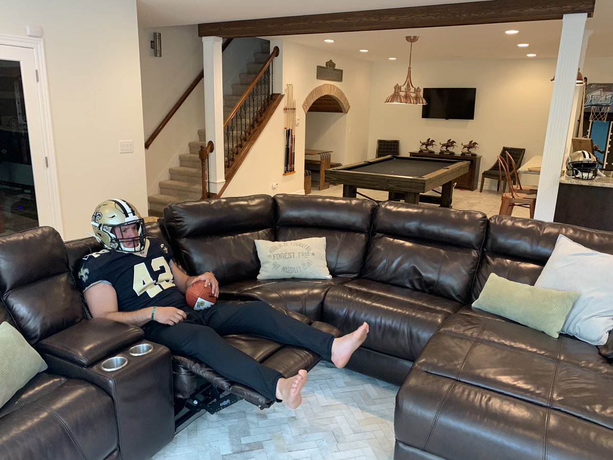 mrsmckenzieline's tweet photo. Official 2020 Retirement roster photos! @zline48 seems to be adjusting to his new position just fine 🤣⚜️🖤😊 Geaux @Saints!! https://t.co/PTz6v4dJKS