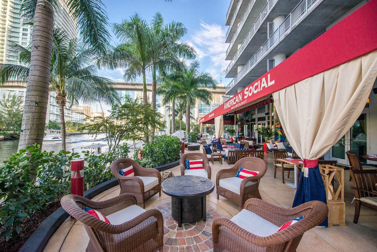 visitmiami's tweet image. All out of Labor Day leftovers but still craving BBQ? Don't worry, @AmericanSocial2 has you covered. #OrderOutHelpOut #MiamiEats bit.ly/3bOdJV3