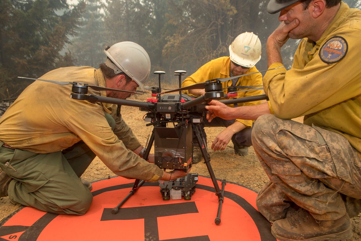 ForestServiceNW's tweet photo. Today firefighters will be using unmanned aerial systems or drones to assess fire conditions from the air. We are hopeful to use helicopters as soon as the weather allows. No publicly operated drones are allowed near fire operations. If you fly, we can't! https://t.co/LRKXL874hQ