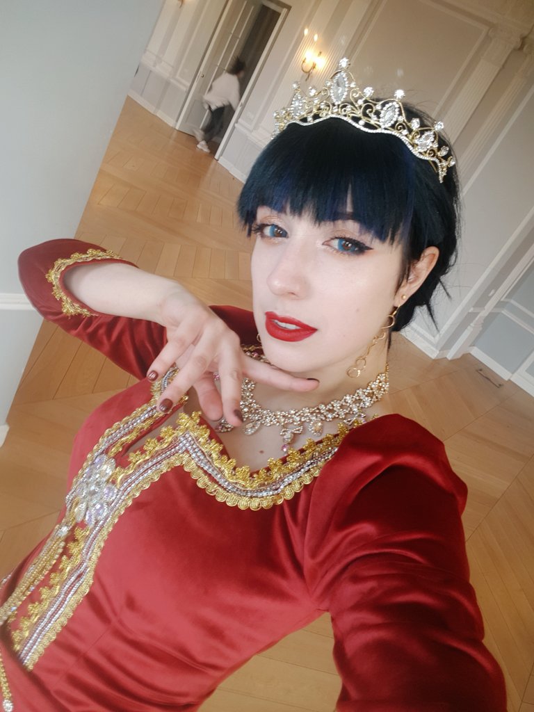 justCherry_K's tweet photo. Мы записали это!!!!
5 часов съемки
Несколько месяцев работы над костюмами 
И все! Даже не верится.
А еще я сегодня был очень крссивеньким
#gidle #GIDLE #Lion #gidlelion https://t.co/NjzpS0DsvL