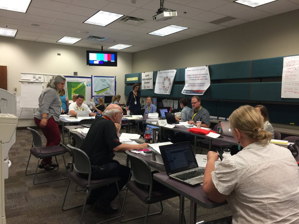 PIOMarkBrady's tweet image. During this week 2017 @FEMA_EMI L0388 #AdvancedPIO was held in Minn/St. Paul with @modelmedic Politano (RIP), @usfatom Olshanski, #JoeFarago @SamDBernard @mcfrsPIO Piringer &amp;amp; @PIOMarkBrady, this week all Instructors will meet virtually as Focus Group to update/refresh course #PIO